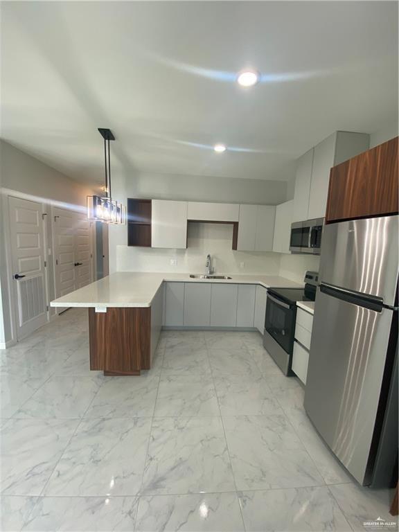 Building Photo - 12 Hidden Hls St