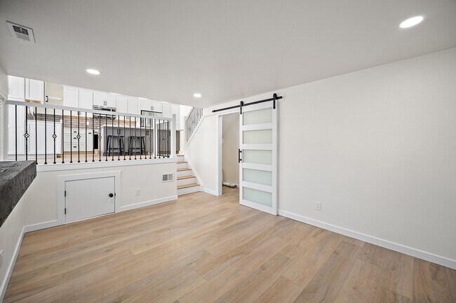 Building Photo - Stunning tri-level remodeled home in Briargate!