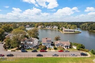 Building Photo - 1503 Comstock St