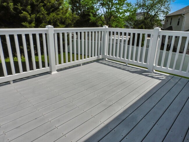 Building Photo - 22628 Rue Woods Dr