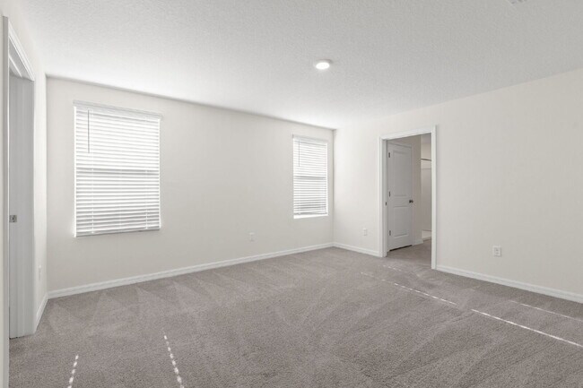 Building Photo - "Spacious 4-Bedroom Retreat with 3 Full Baths - 2260 Sq Ft of Comfort in Parrish, FL!"