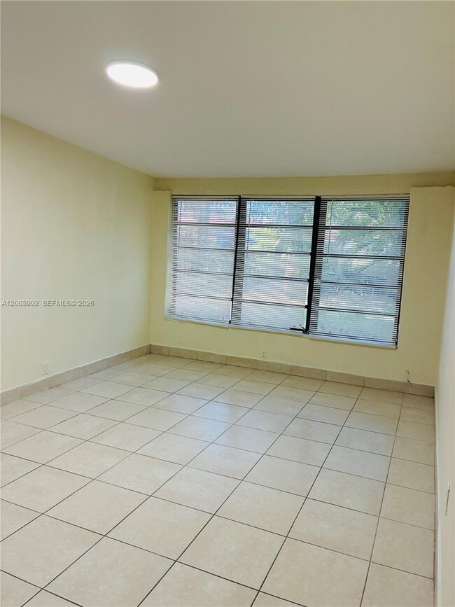 Building Photo - 275 NW 190th St