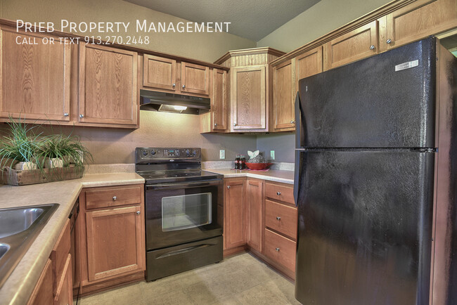 Building Photo - 884 S Woodson Ct