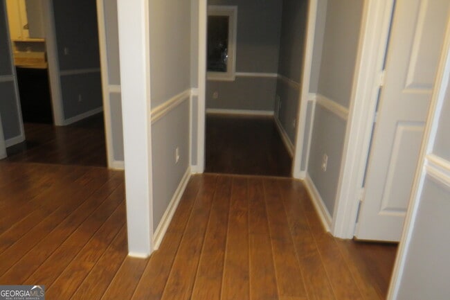 Building Photo - 1105 Hampton Rd