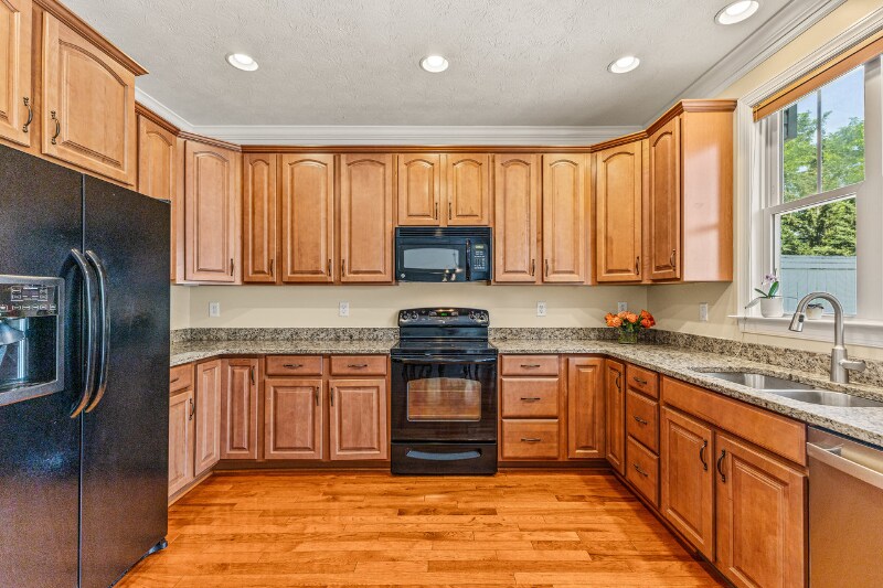Building Photo - 375 Blue Stone Hills Dr