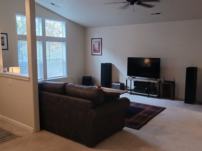 Building Photo - 1361 Clearwater Dr