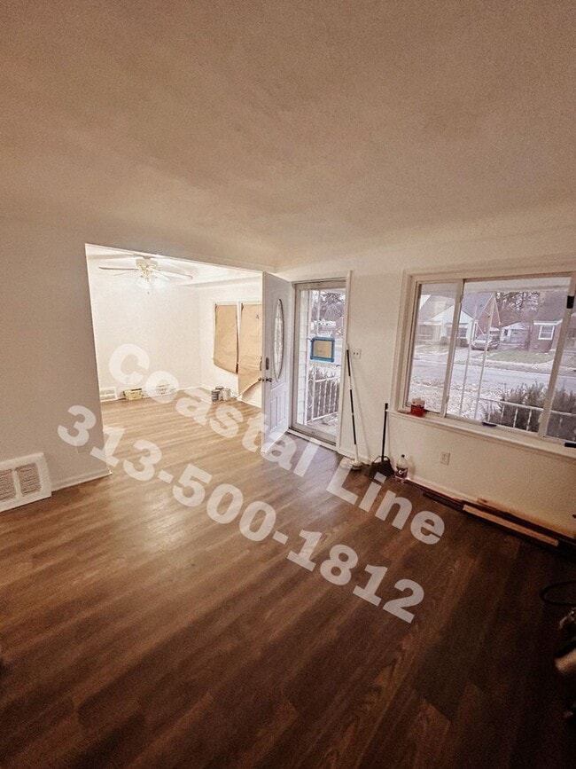 Building Photo - Cute 3 bedroom located on Detroit's East side