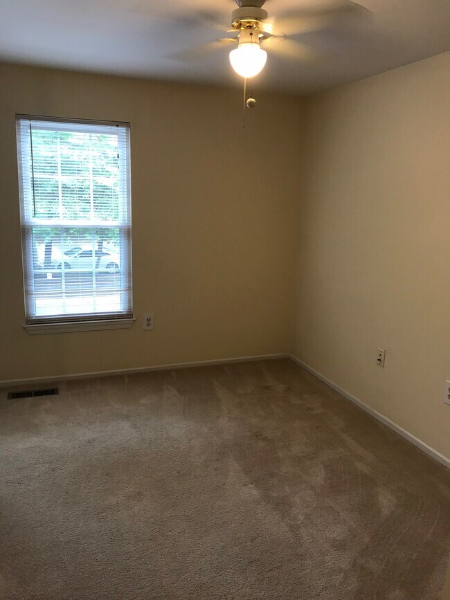 Building Photo - 5860 Wood Flower Ct
