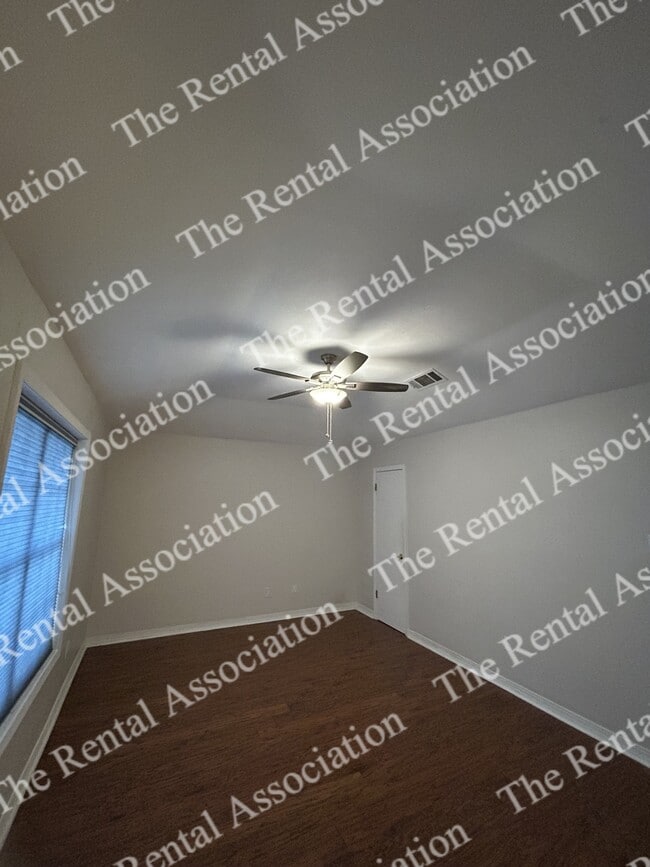 Building Photo - 103 Liner Dr