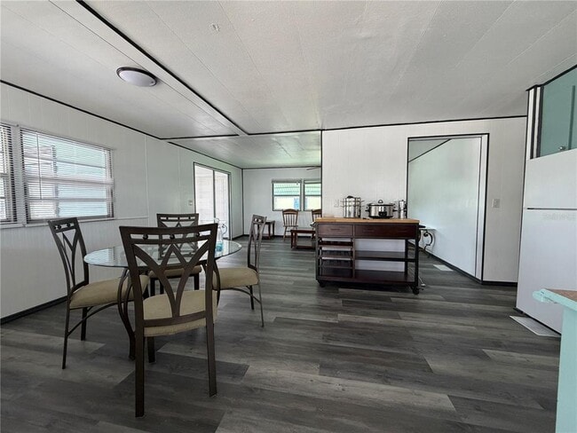 Building Photo - 5221 Beechmont Ave