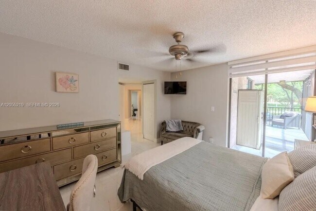 Building Photo - 10451 W Broward Blvd