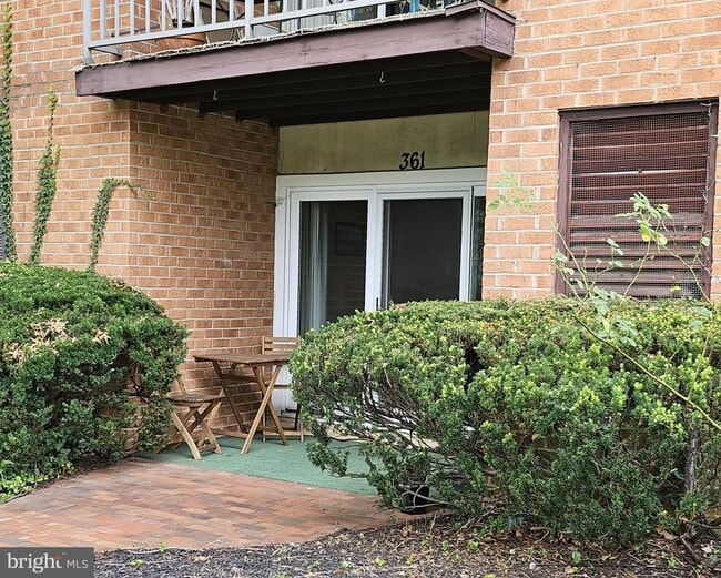 Building Photo - 361 Drummers Ln