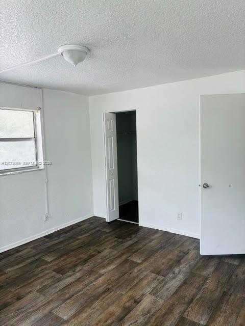 Building Photo - 7831 N Colony Cir