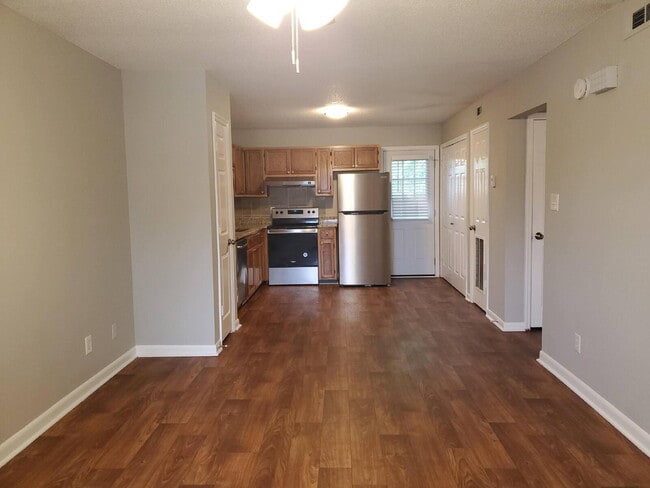 Building Photo - Coming soon!!!  2-Bed Apartment in Decatur's Heart – Your Cozy Retreat Awaits!"