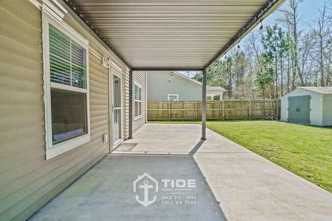 Building Photo - Spacious Living in Moncks Corner