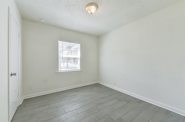 Building Photo - 8229 Carolwood Dr