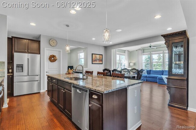 Building Photo - 15745 Diamante Dr