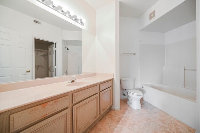 Building Photo - 7107 S Durango Dr