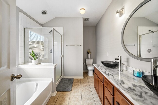 Building Photo - 3414 Oaklawn Pl Dr