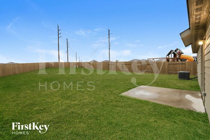 Building Photo - 20703 Solstice Point Dr