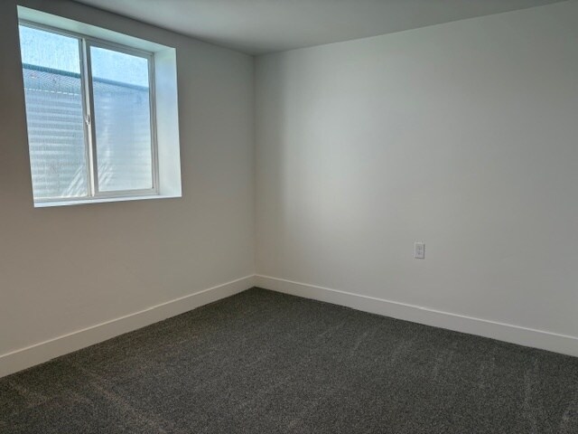 Building Photo - Newly remodeled house near the mall