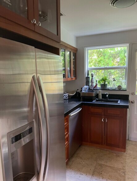 Building Photo - 4023 N Meridian Ave