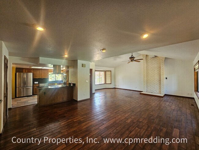 Building Photo - Stunning House with a Pool in West Redding Coming Available in August!