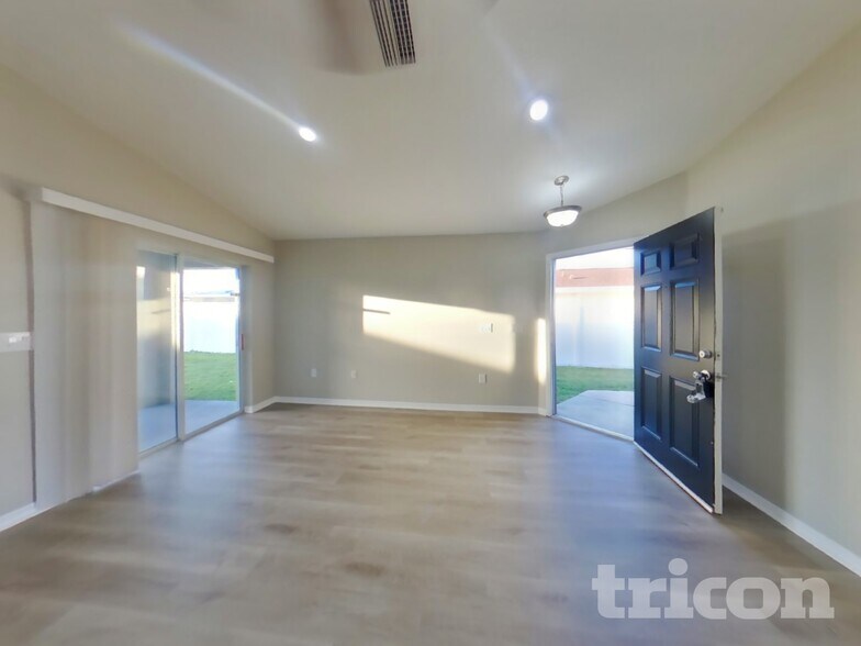 Building Photo - 2311 12th Ave E