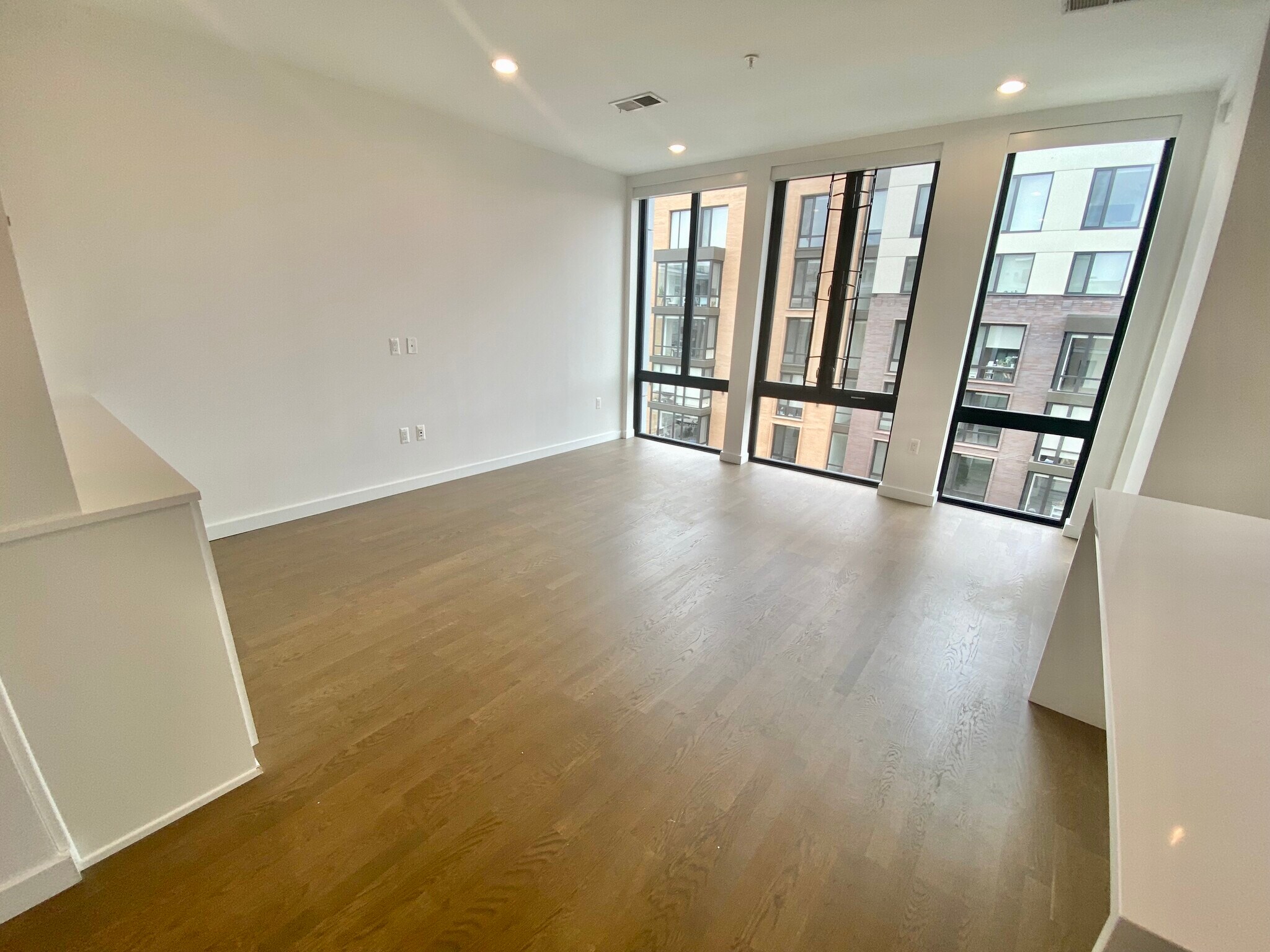 Building Photo - 1405 W St NW