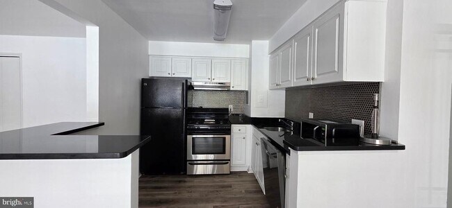 Building Photo - 12 S Van Dorn St