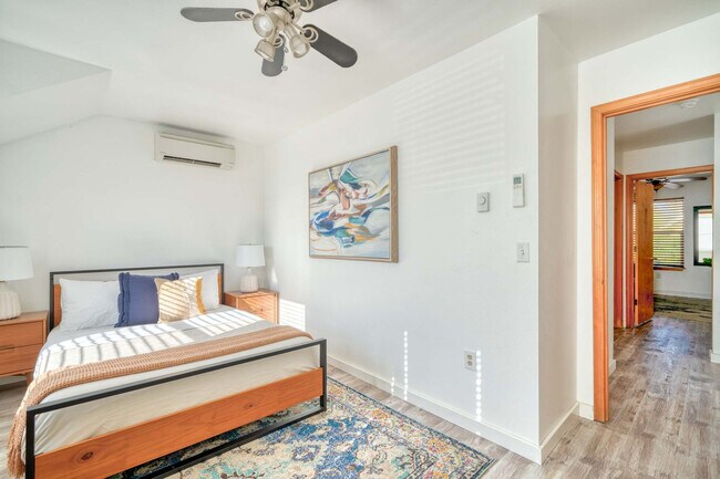 Building Photo - 5040 NE 18th Ave