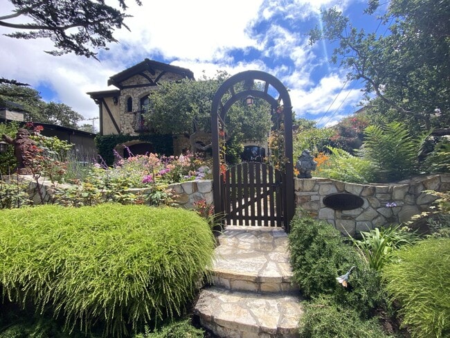 Building Photo - 0 Carmelo St