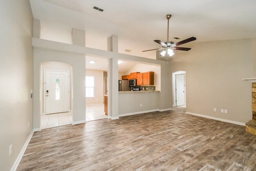 Building Photo - 1630 Farm Way