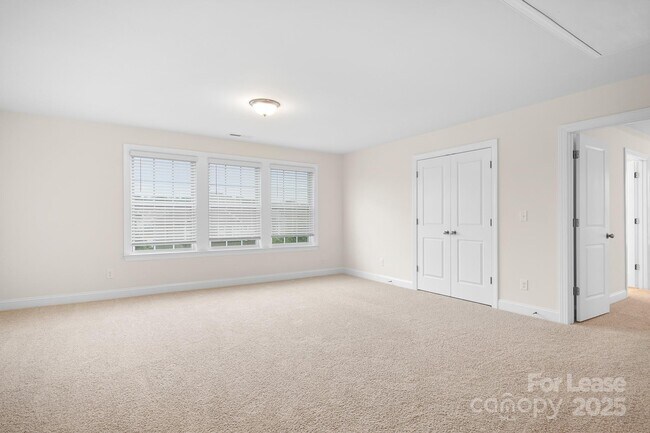 Building Photo - 196 Longleaf Dr