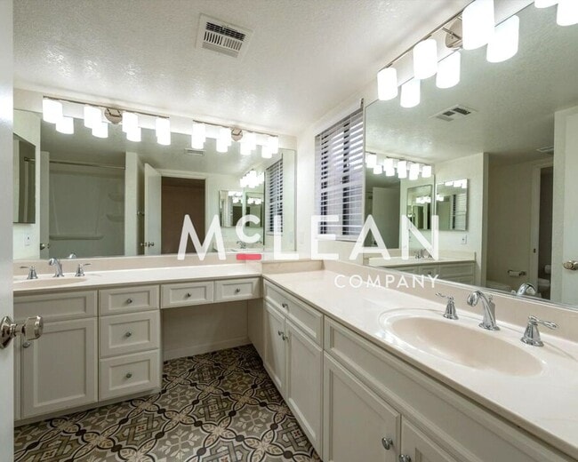 Building Photo - Canyon Shores Two Bedroom Cathedral City