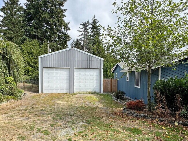 Building Photo - 23557 24th Ave W