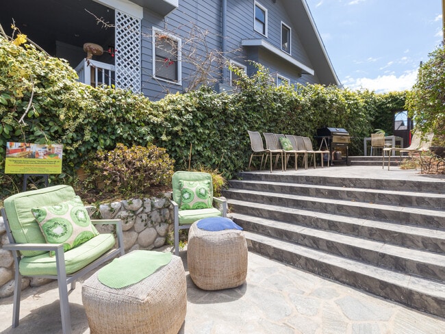 Building Photo - 416 Virginia St