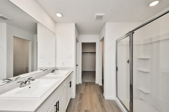 Building Photo - 27458 Serene Pne Dr