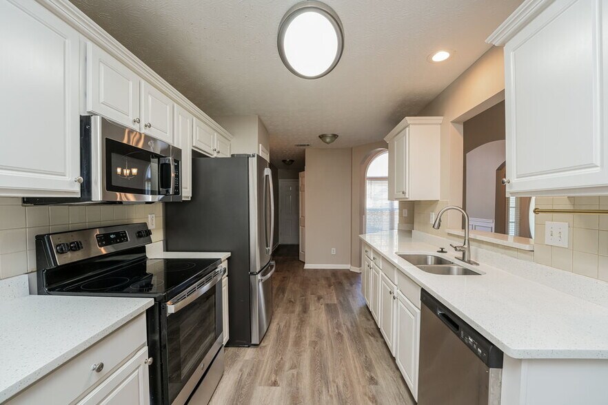 Building Photo - 725 Loblolly Ln