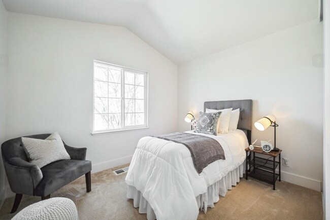 Building Photo - Stunning 3 Bed, 2.5 Bath in Antioch