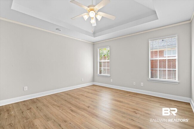Building Photo - 10610 S Side Loop