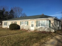 Building Photo - 702/704 E Division St.