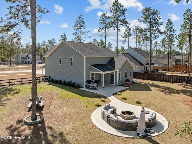 Building Photo - 217 Thistleberry Dr