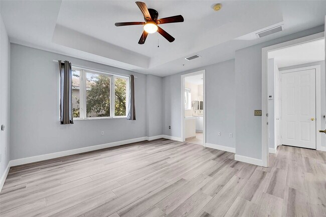 Building Photo - 1902 Coral Heights Ct
