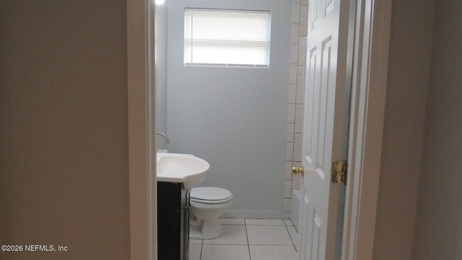 Building Photo - 1647 Dibble Cir E