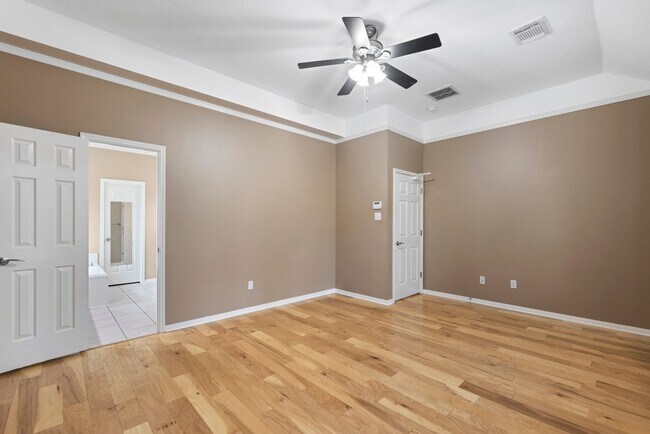 Building Photo - The Perfect Woodlands Retreat: Steps from ...