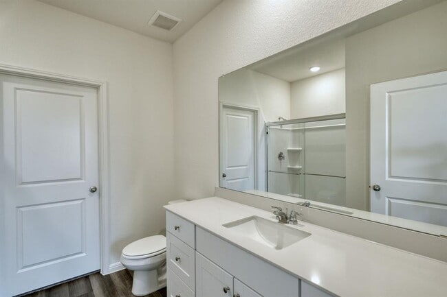 Building Photo - 217 Stonebrook Dr