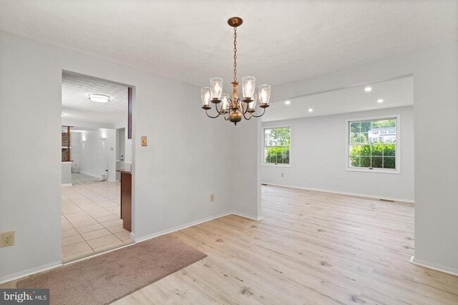 Building Photo - 8084 Winding Way Ct