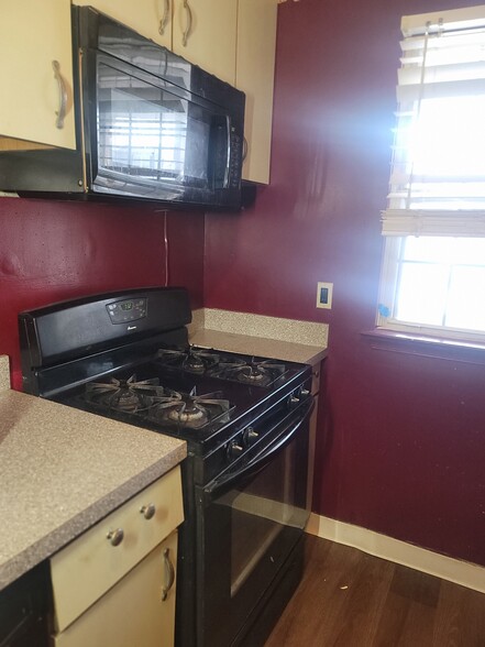 Building Photo - 134 Freedom Trl