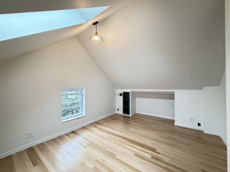 Building Photo - 1401 N Bosworth Ave